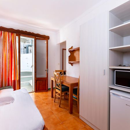 Hostal Residencia San Francisco Portocolom  Εξωτερικό φωτογραφία